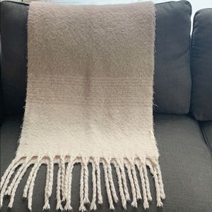 Jackson Rowe Cloud Scarf